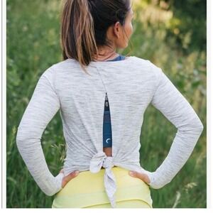 Zyia Ash Split Back Long Sleeve Tech Shirt Athletic Gym Lightweight Yoga White L